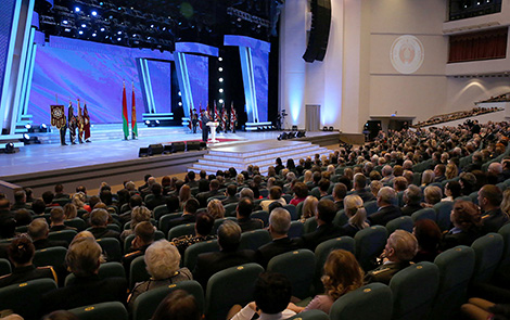 Belarus president praises police for proper level of public security