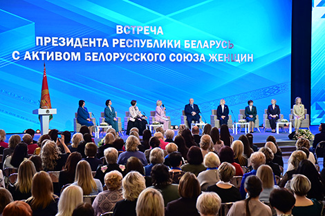 Ambitious plans with Kazakhstan, Belarusian superwomen, staff modernization in President’s Week