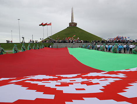 Lukashenko: Mound of Glory is sacred symbol of Belarus’ independence, freedom