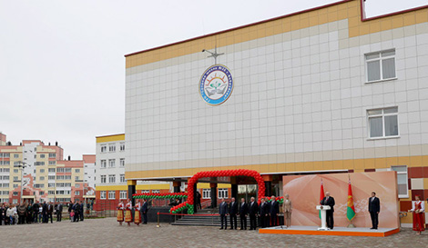 Lukashenko opens new school in Bobruisk