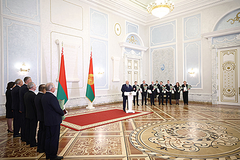 Lukashenko swears in Constitutional and Supreme Court judges