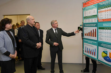 Lukashenko urges to impose strict control in pharmaceutical industry