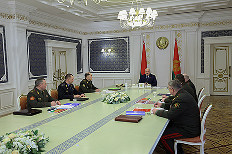 Lukashenko: It is equally important to protect border and to foresee possible threats