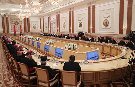 Lukashenko: Religious denominations should play a big role in resolution of conflicts