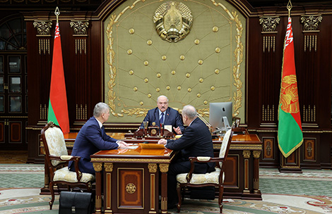 Lukashenko urges to ensure economic stability in Belarus