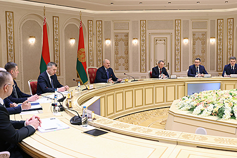 Lukashenko highlights symbolic timing of St. Petersburg delegation’s visit to Belarus