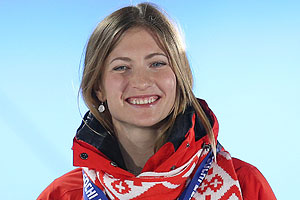 Domracheva displays powerful comeback to win mass start