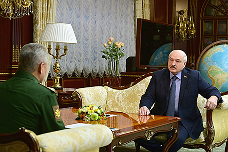Lukashenko, Shoigu discuss Belarus’ security guarantees