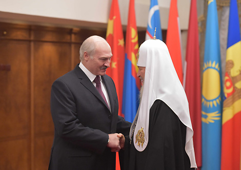 Lukashenko congratulates Patriarch Kirill on enthronement anniversary