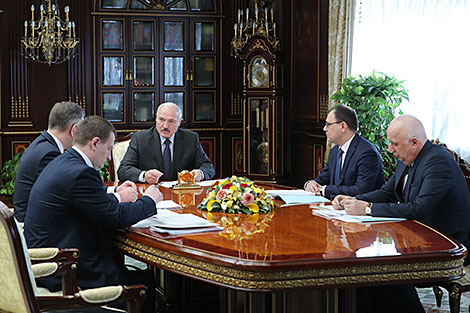 Lukashenko in favor of stimulating electricity consumption in households