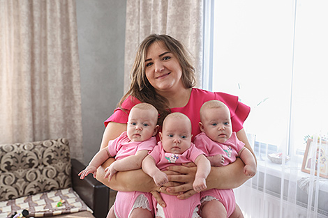 Lukashenko extends Mother’s Day greetings to Belarusians