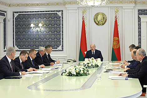 Lukashenko says ready for dialogue with workers, students