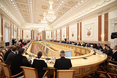 Lukashenko calls for unified strategy on historical memory