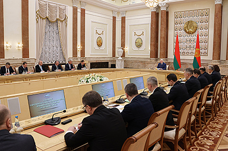 Lukashenko outlines Belarus’ major tasks amid sanctions