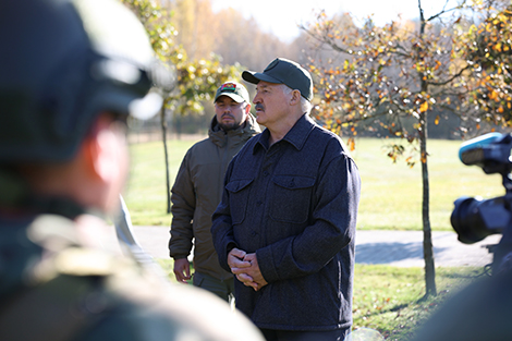 Lukashenko calls for expanding people’s militia in Belarus