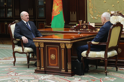 Lukashenko signs Union State budget for 2018