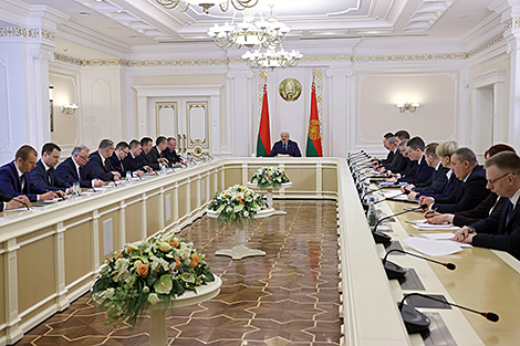 Lukashenko outlines problem areas in utilities sector