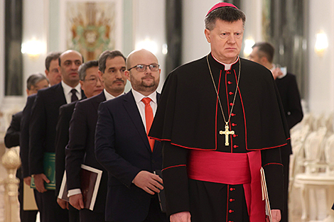 Lukashenko receives credentials from apostolic nuncio, ambassadors