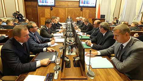 Belarus prime minister specifies next year’s public sector salary, pension targets