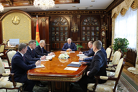 Lukashenko discussing ways to save budget funds