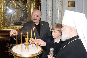 Lukashenko visits Holy Spirit Cathedral in Minsk