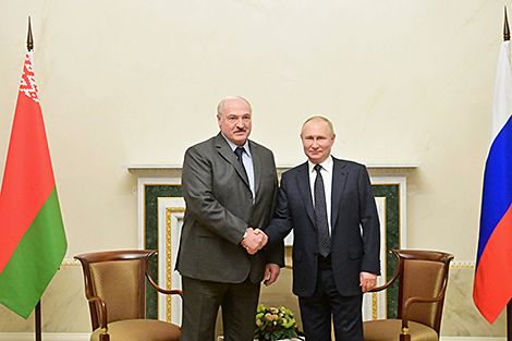 Lukashenko thanks Putin for supporting Belarus