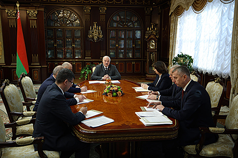 Lukashenko outlines key priorities for Vitebsk Oblast, its leadership