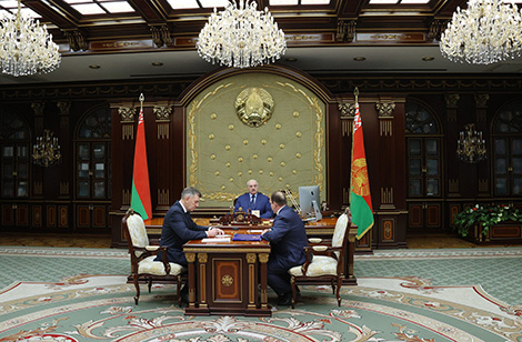 Lukashenko updated on performance of petrochemical complex