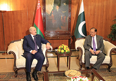 Lukashenko holds talks with Pakistan President in Islamabad