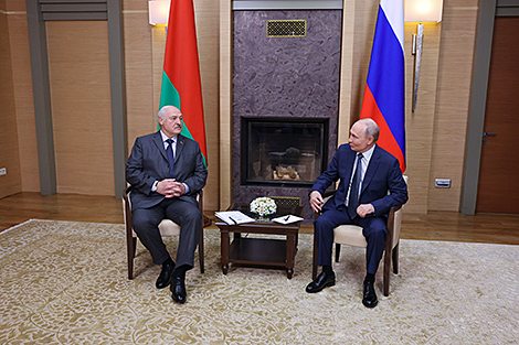 Lukashenko meets with Putin, praises work of Belarusian, Russian governments