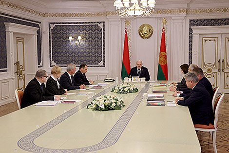 Lukashenko comments on ways to tune up government structure following constitutional amendments