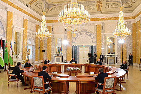 Global problems, nuclear weapons, tractor for Putin. What Lukashenko talked about in St Petersburg