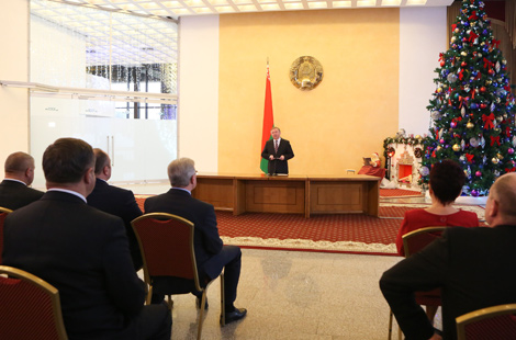 Distinguished Belarusians honored with state awards