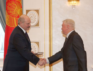 Lukashenko urges to step up innovative development of national economy