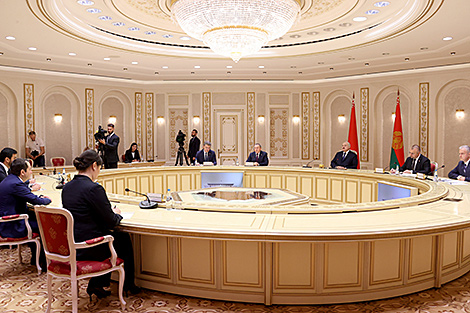 Lukashenko suggests new level of cooperation to Russia’s Murmansk Oblast