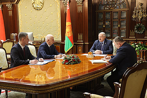 Lukashenko’s recipe for peace, construction without chitchat, military affairs. President’s Week