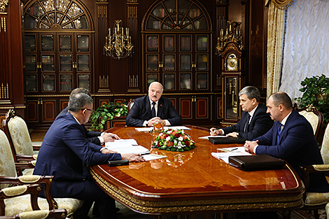 Lukashenko lambasts sports officials for lack of results