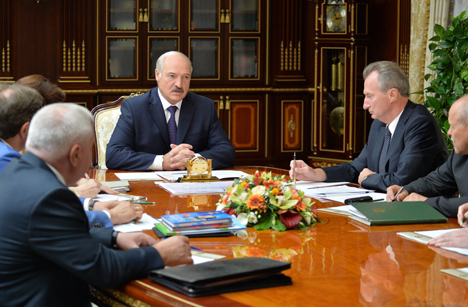 Lukashenko: If teachers don’t get respect and good salaries, the state will lose the best ones