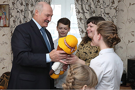 Lukashenko: We will place children in cozy homes. How orphans in Belarus find new families Lukashenko: We will place children in cozy homes. How orphans in Belarus find new families