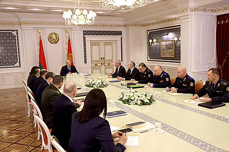 Lukashenko hosts meeting to discuss crime rate, protection of legal rights in Belarus
