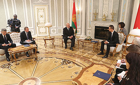 Lukashenko: Belarus seeks to expand economic contacts with Hungary