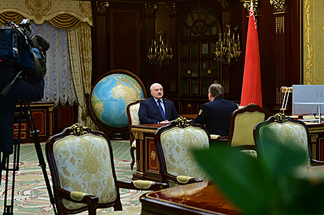 Lukashenko receives report from prosecutor general