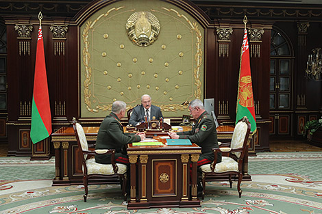 Lukashenko holds meeting to discuss Belarus-Russia border