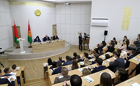 Lukashenko wants Belarus to remain free, independent