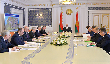 Lukashenko holds session to discuss development of OAO Grodno Azot