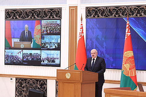 Lukashenko holding open lesson on Knowledge Day