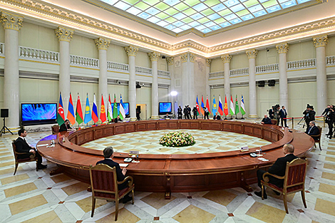 Lukashenko attends CIS informal meeting in St. Petersburg