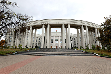 Lukashenko sends greetings on Day of Belarusian Science