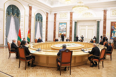 Lukashenko: Belarus views CIS, EAEU as important actors in building fair world order