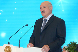 Lukashenko welcomes eagerness of young people to work and take initiative